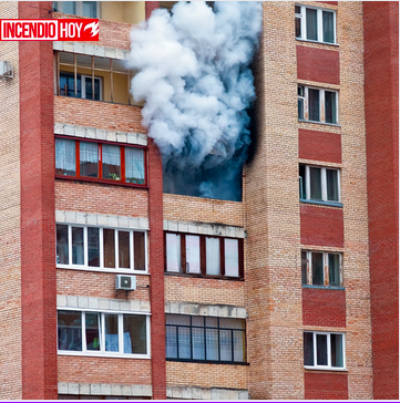 Incendio en el balcón de un piso en el centro de Elda