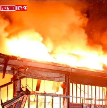Florecer electrodo Círculo de rodamiento Una fabrica de colchones destruida por un incendio en Yecla - Incendio hoy