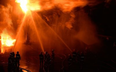 Espectacular incendio en un centro de convenciones en construcción en Auckland (Australia)