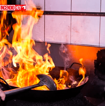 Un incendio calcina por completo un restaurante en Beas de Segura